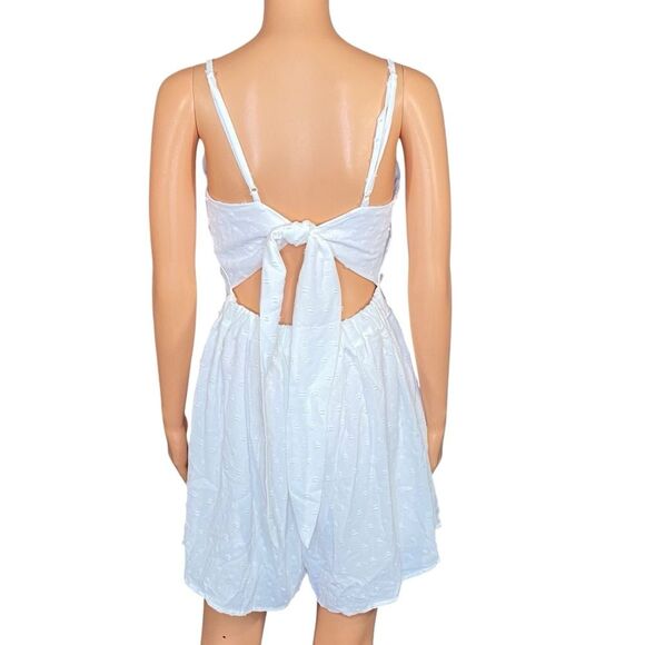 Casual Boho Swiss Dot Romper Front Cutout Tie Backless Cami Womens Size Small - Picture 5 of 5